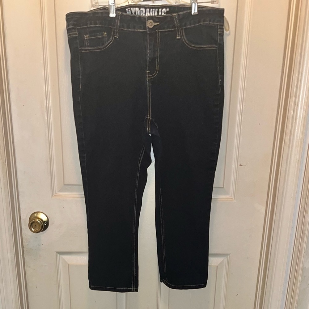 HYDRAULIC Women’s Nolita Mid Rise Curvy Capris Denim Jeans. Sz 14W.